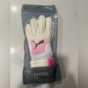 Puma Future Match Goalkeeper Adult Gloves (Size 7, 9, & 10) Retails For $50